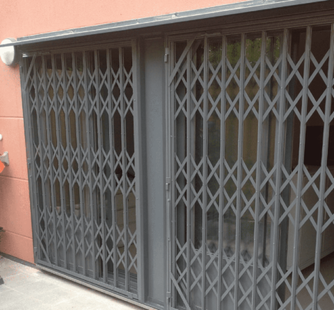 Barandillas, rejas, ballestas, vallas y cancelas